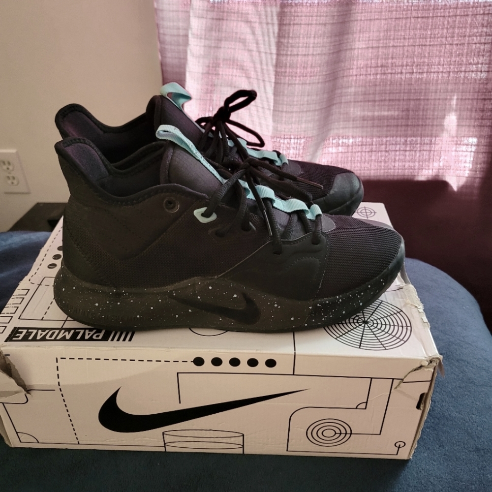 Men's Nike PG3 sneakers size 8